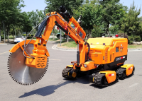 RXR-JM200GD消防破拆救援機(jī)器人 （4履帶、破拆機(jī)械臂、80國產(chǎn)消防水炮）